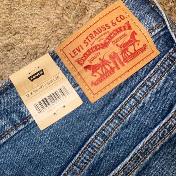 Levi Wedgie Jeans - Picture 3 of 5